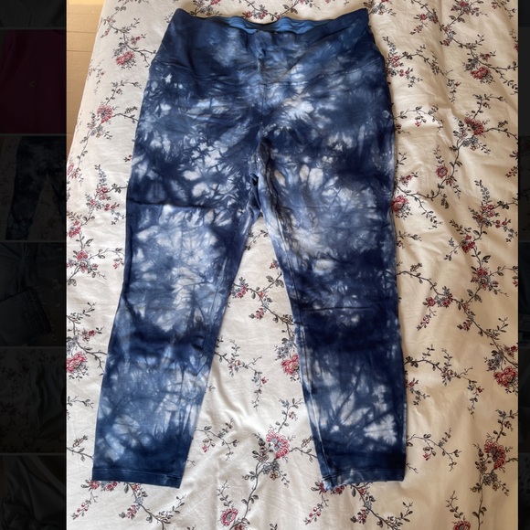 Zenergy So Slimming Petite Star Tie-Dye Crop Leggings - Picture 4 of 7